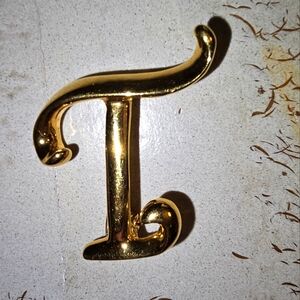 Elegant Gold Pin Brooche Letter "T"